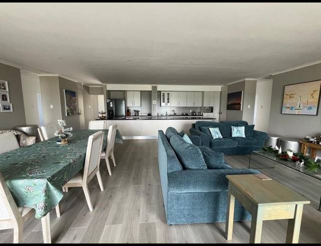 5 BEDROOM HOUSE FOR SALE IN KLEINBAAI